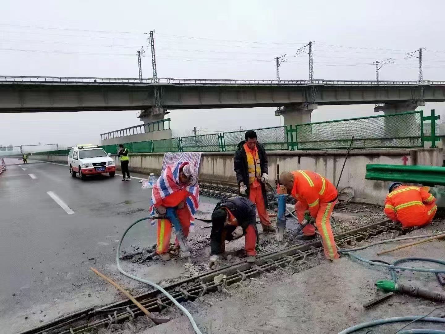 息烽桥梁伸缩缝抢修料
